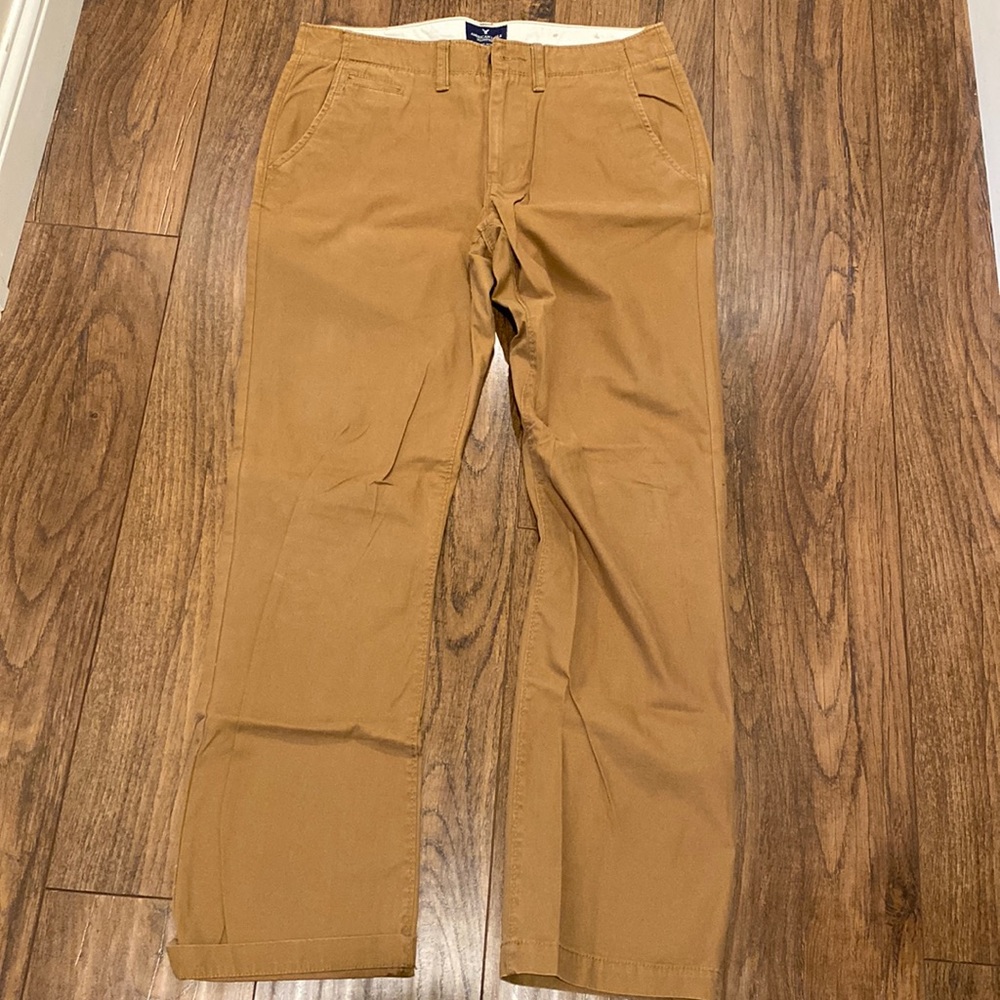Men’s American Eagle chinos size 32/34 original straight.